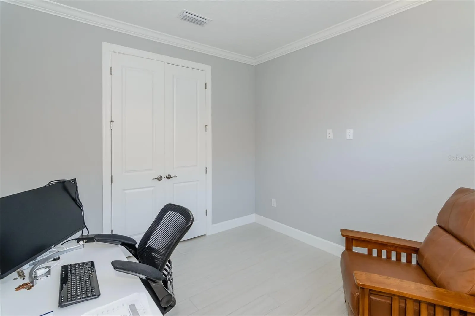 Study/den/office