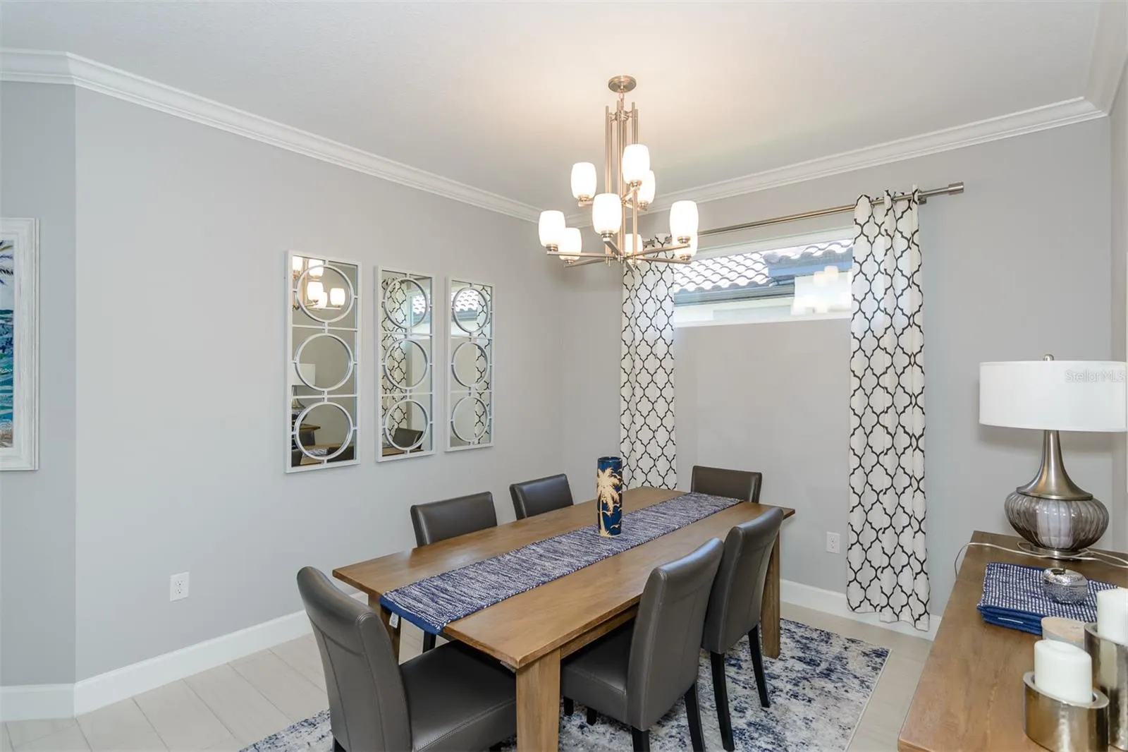 dinig room