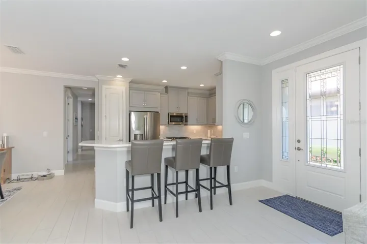 entry/kitchen