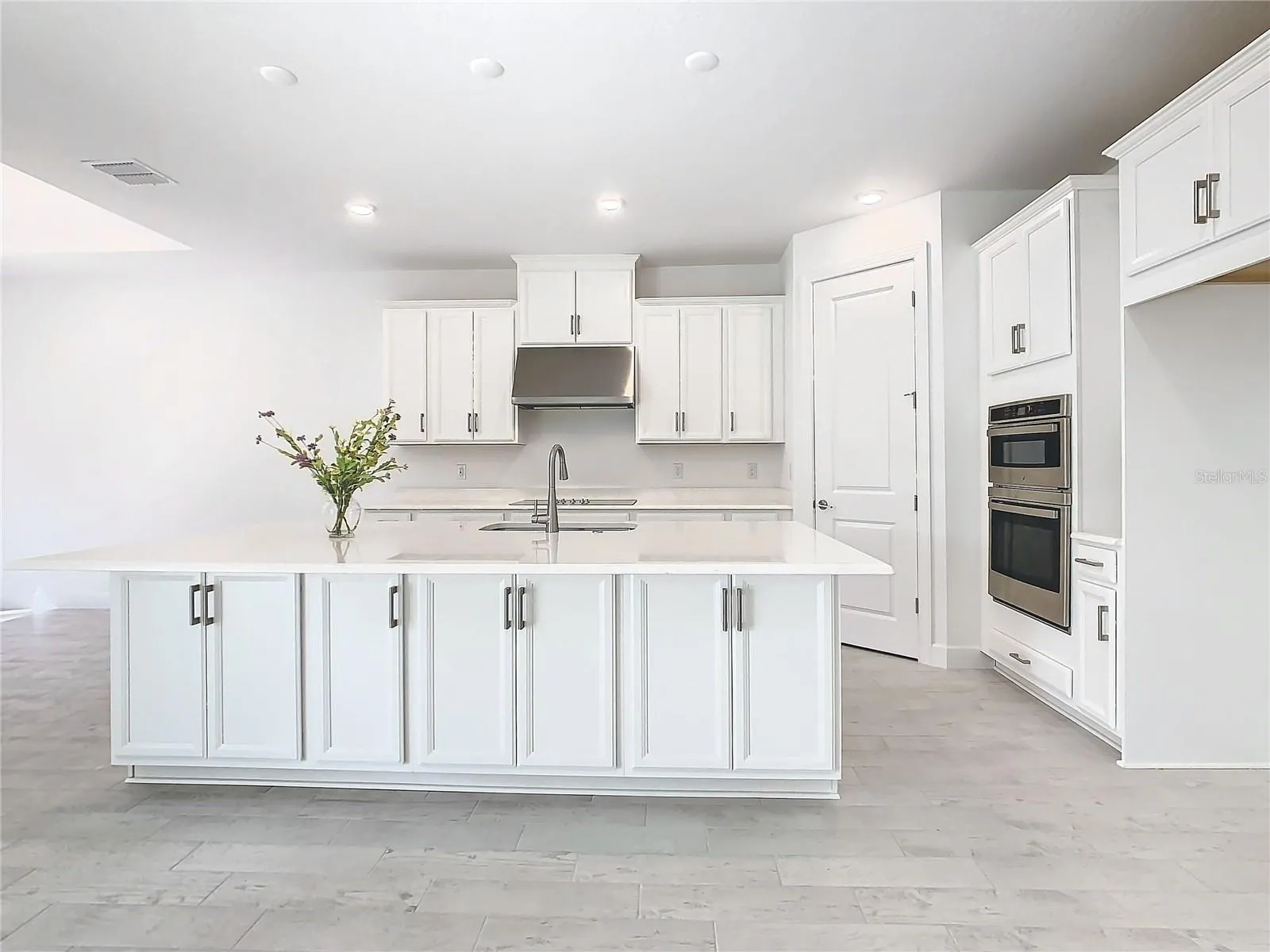 Additional Cabinets under extended Counter Top.