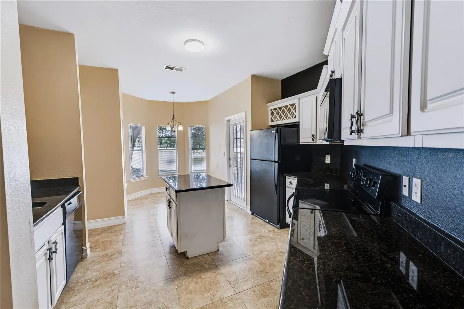 Kitchen &amp; Dining Area