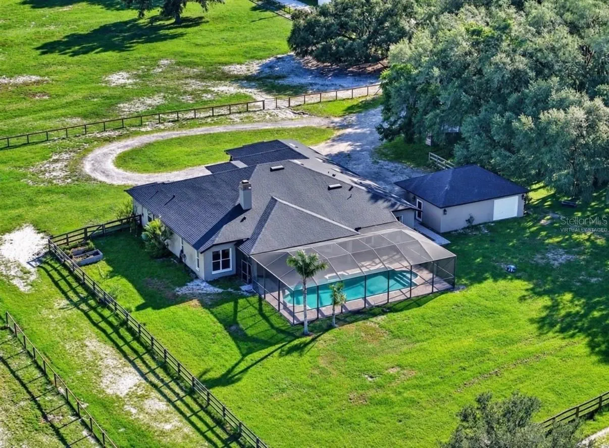 Virtually staged