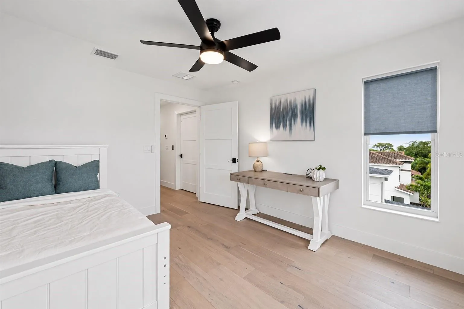Guest bedroom