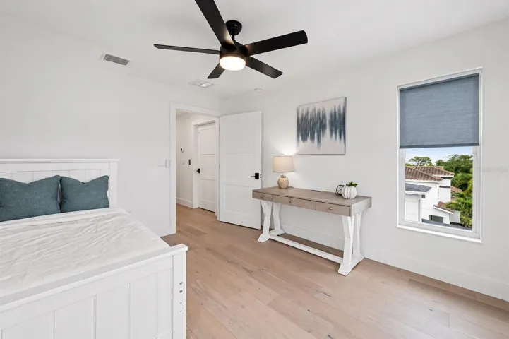 Guest bedroom