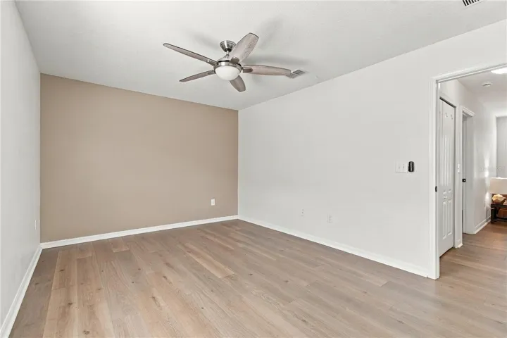 Guest Bedroom 02