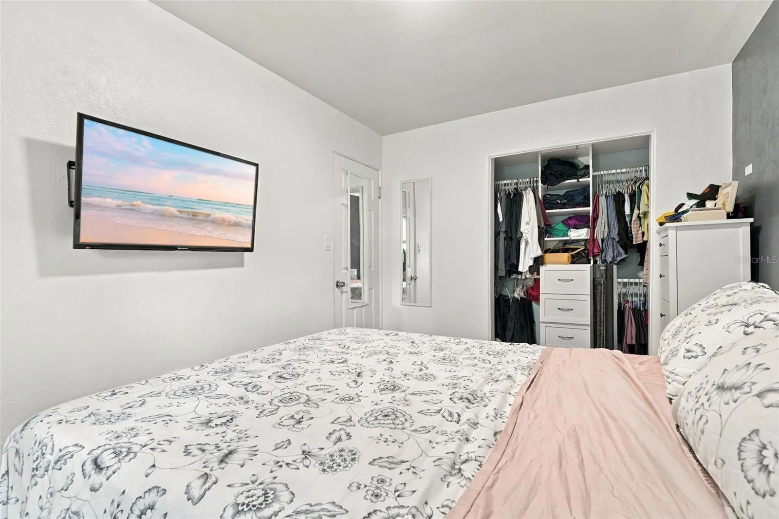 Primary Suite pic 2