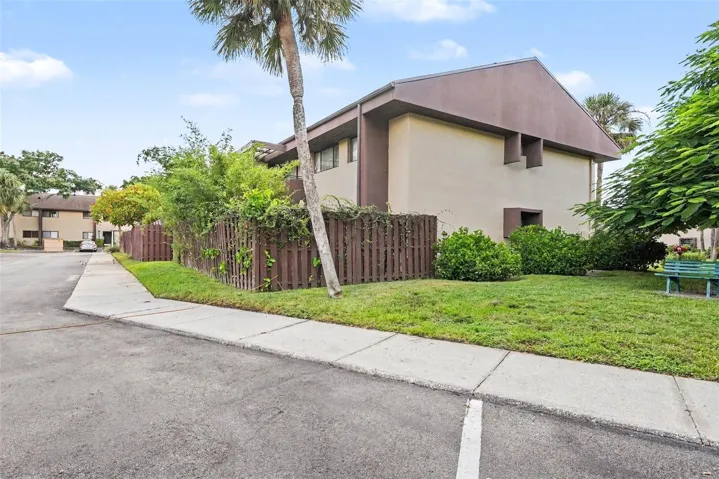 825 South Village Drive N #102, St Pete FL 33716