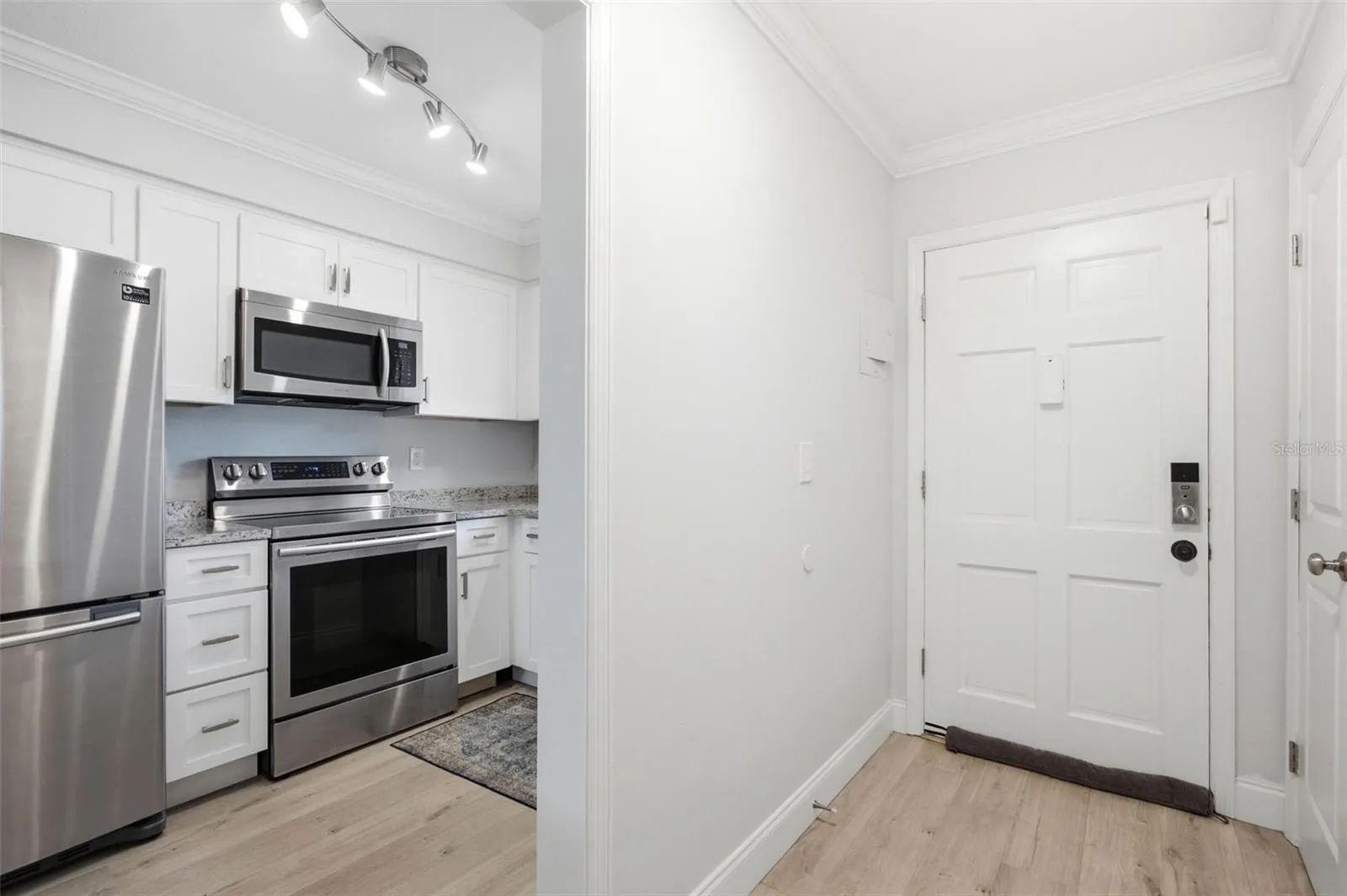 Foyer/Kitchen