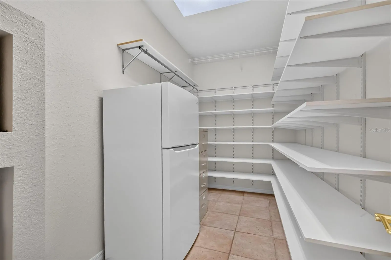 Extended Butler Pantry