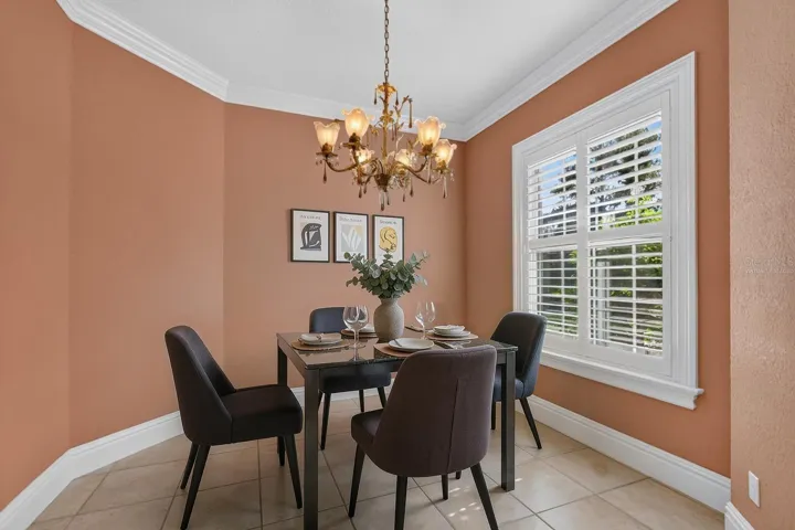 Dinette-Virtually Staged