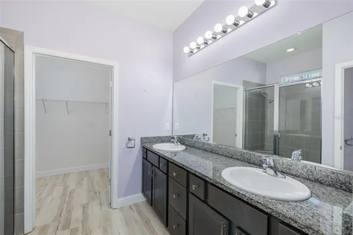 Primary suite attached bath