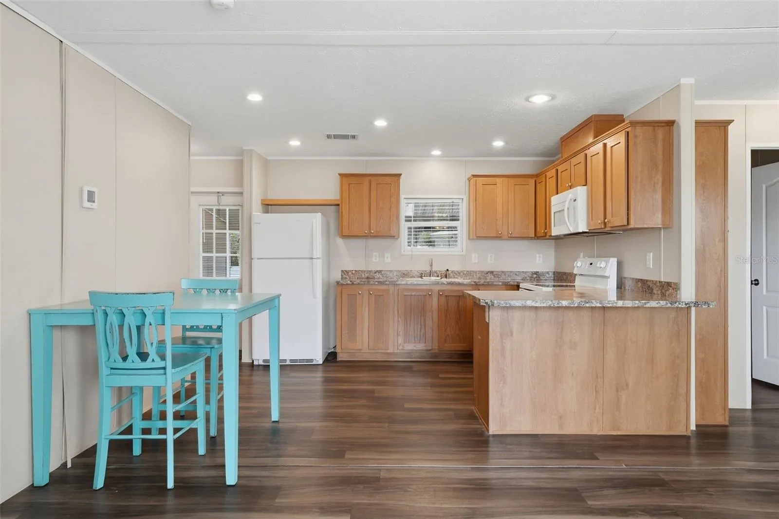 Kitchen/dining area