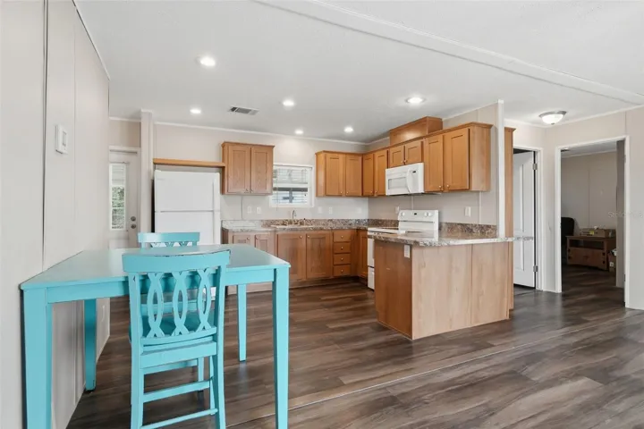 Kitchen/dining area