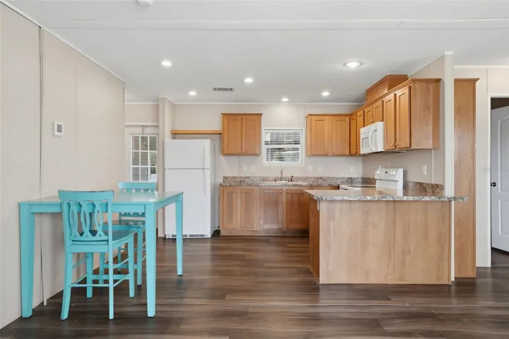 Kitchen/dining area