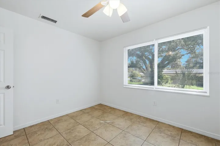 Second bedroom.