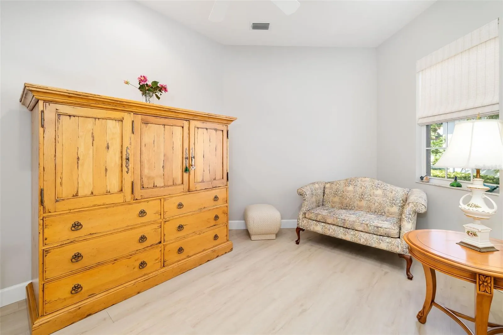 Den/Flex space or a 3rd Bedroom if you prefer.