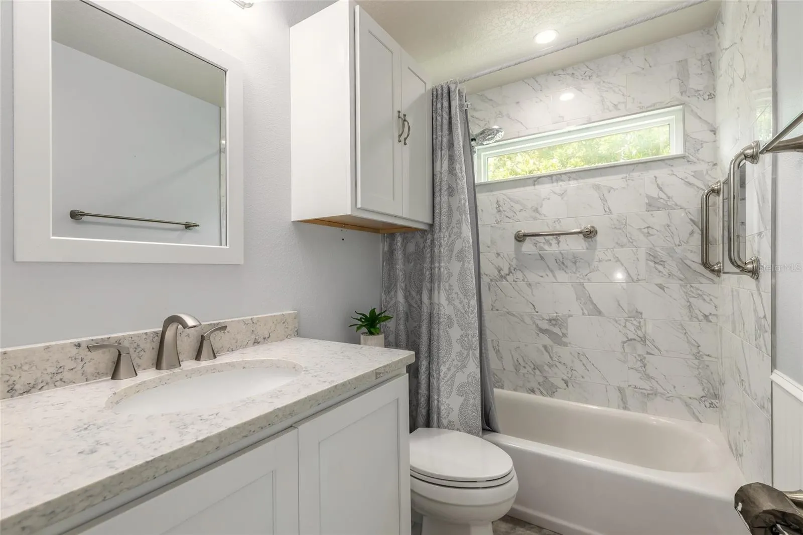 guest bath upstairs