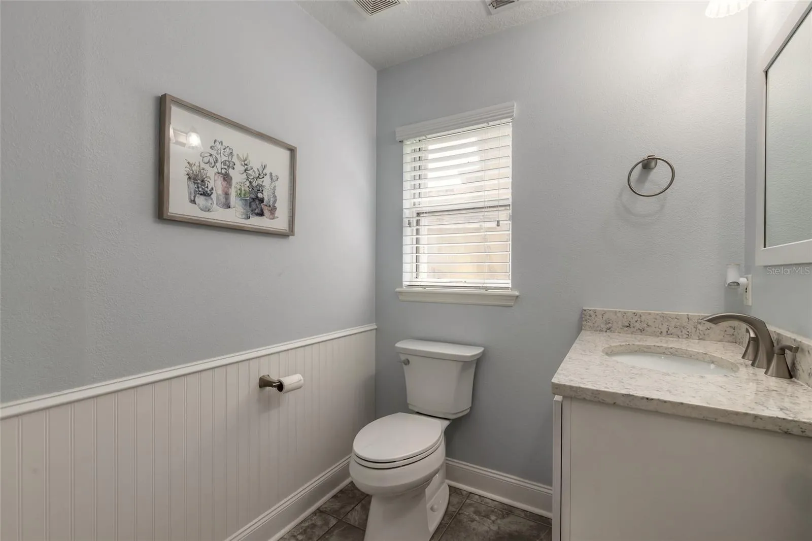 1/2 bath downstairs