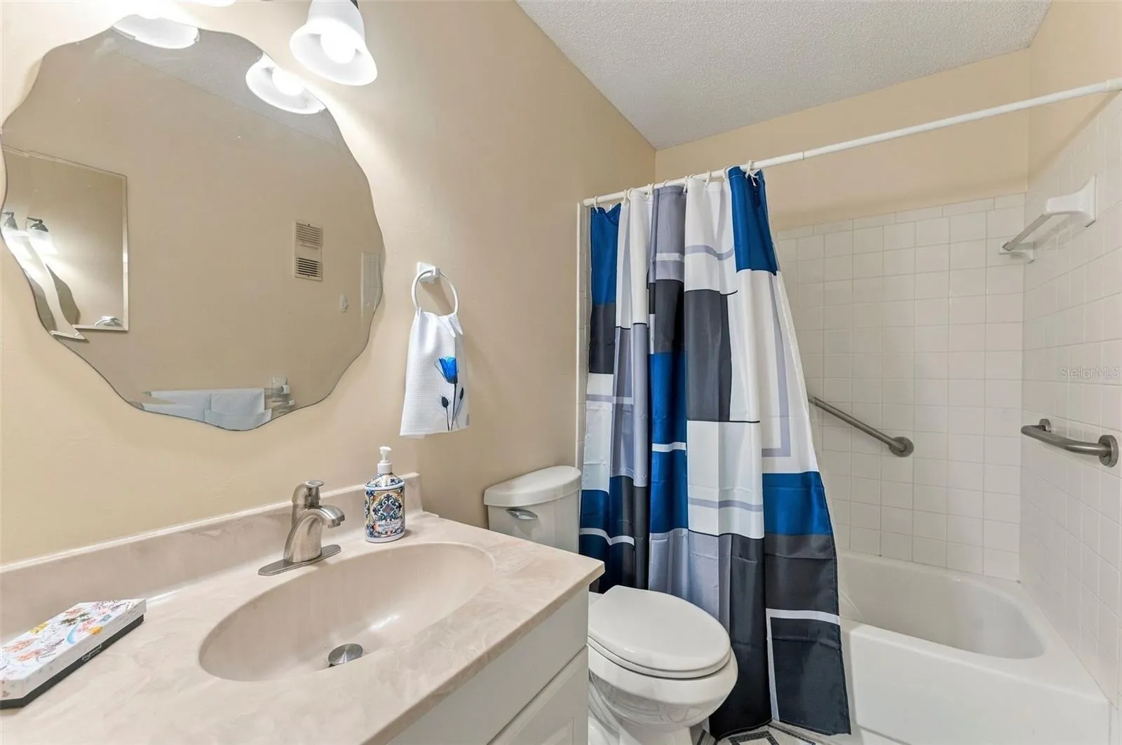 Guest/Hall Bathroom