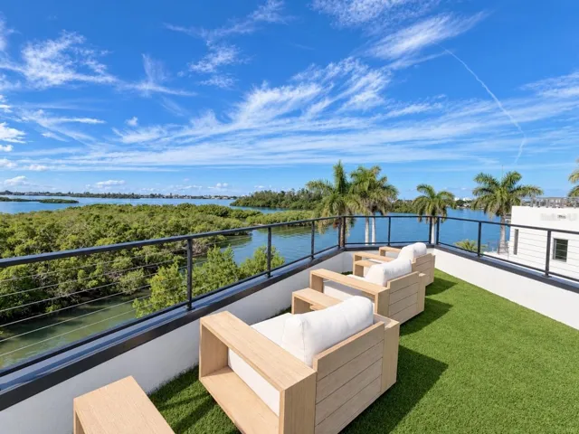 Rooftop deck