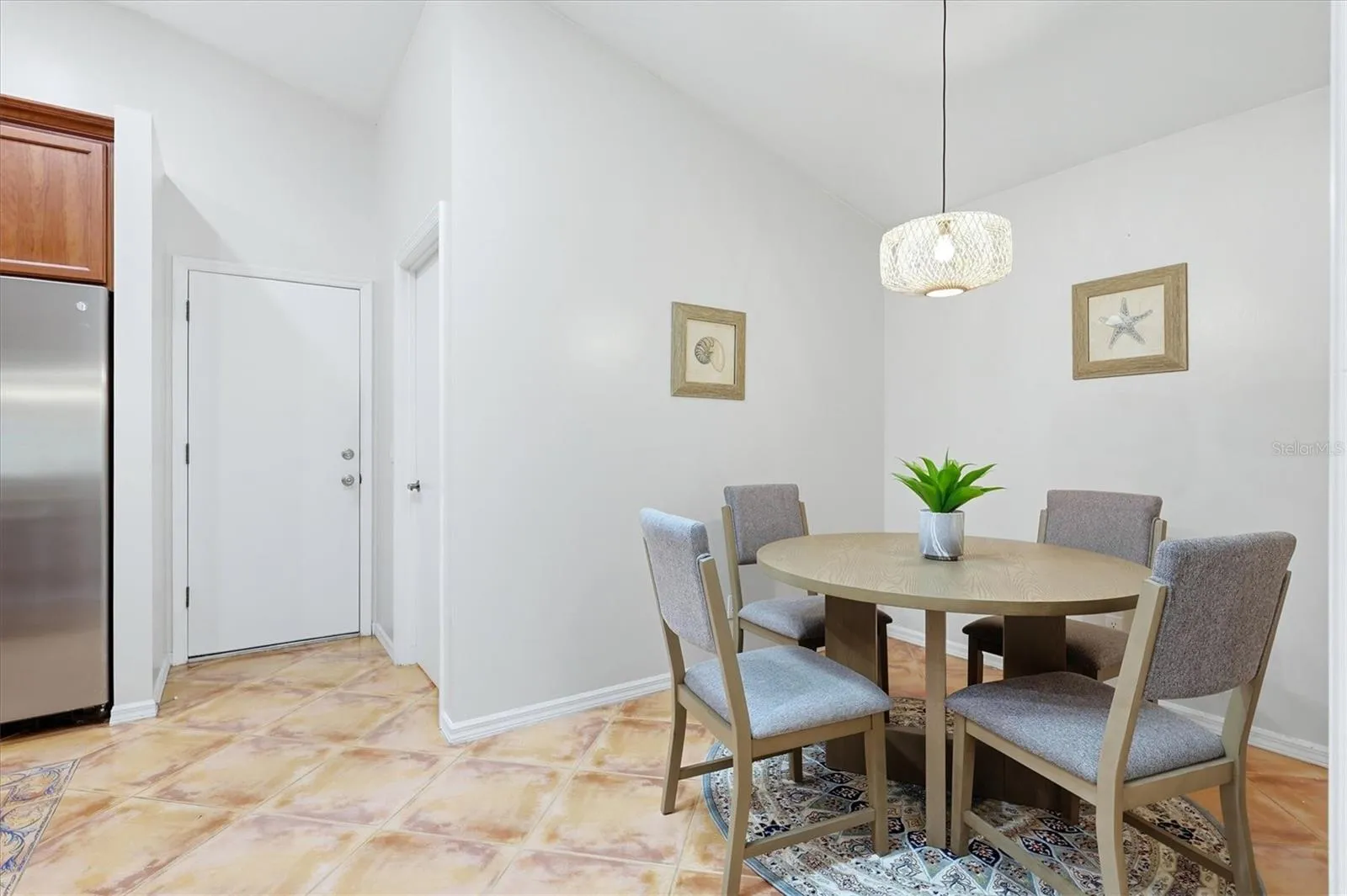 Eat in Kitchen area