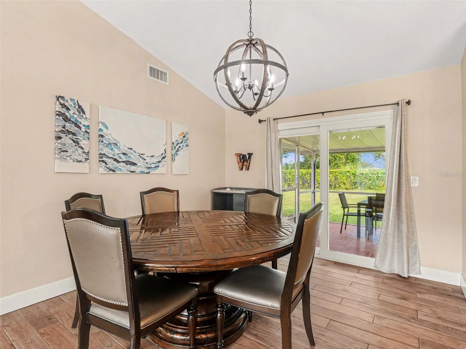 Dining Area opens to Lanai