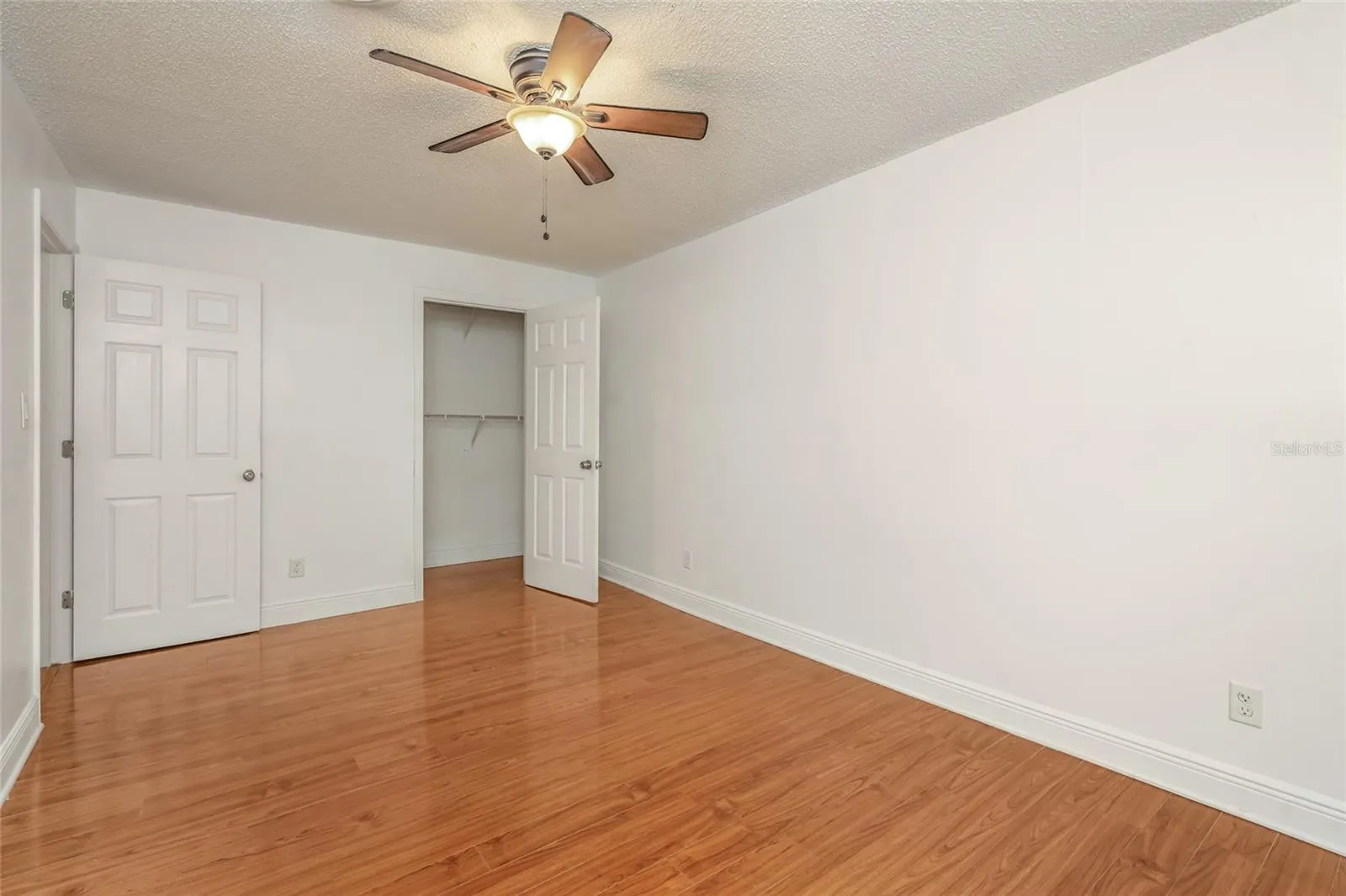 501 E Bay Dr 702, primary bedroom