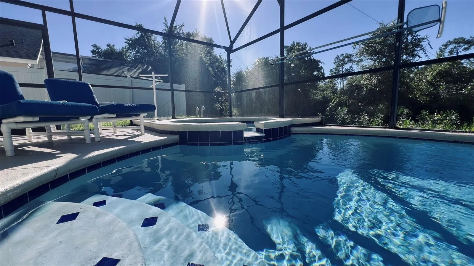 Sparkling Heated Pool - resurfaced!