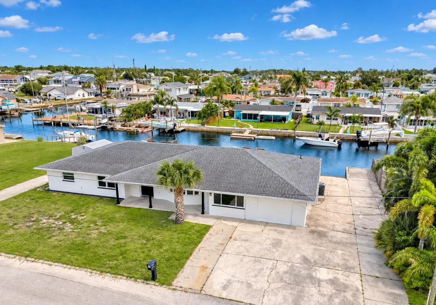 Front w/ private boat ramp