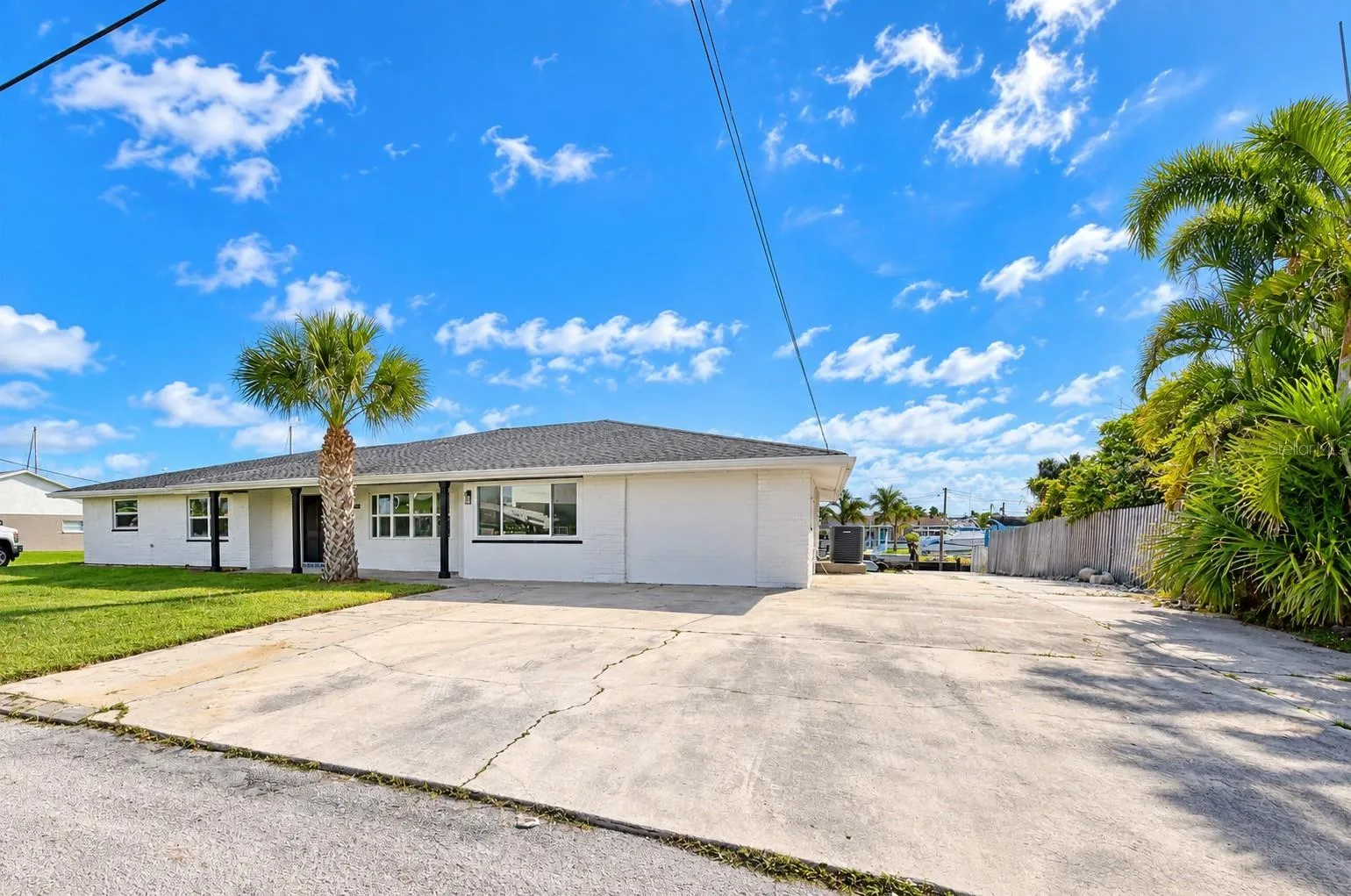 Large driveway for boat/trailer or RV