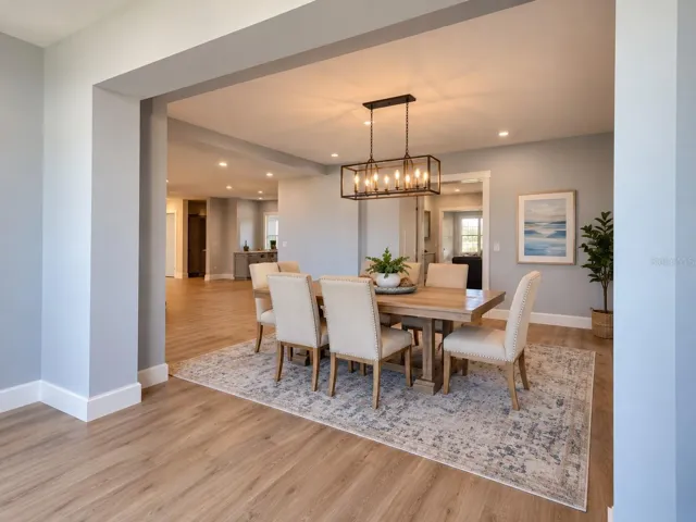 Dining room (virtual staged)