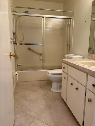 Bathroom 2 With Tub
