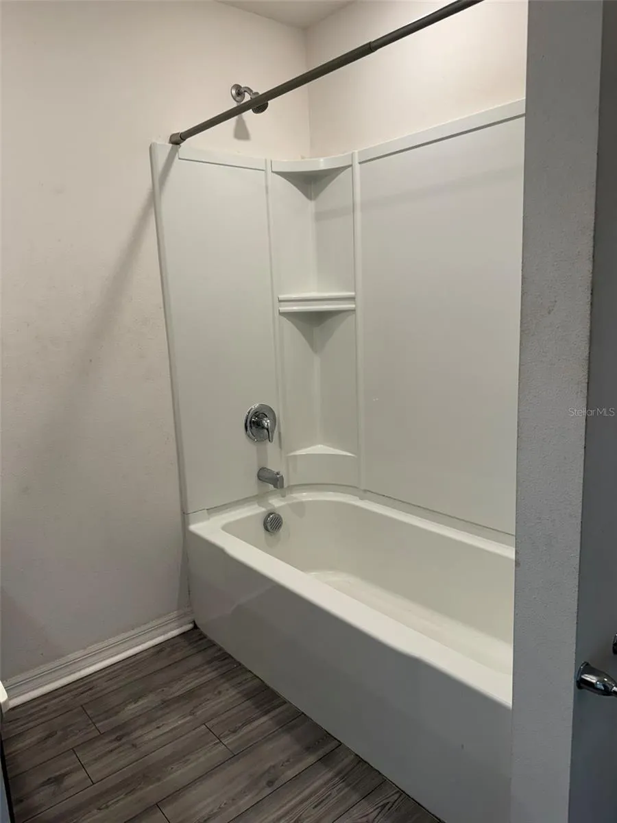 Jack and Jill Bathroom Upstairs
