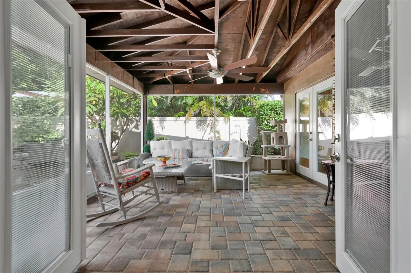 Family Room to Screened Lanai