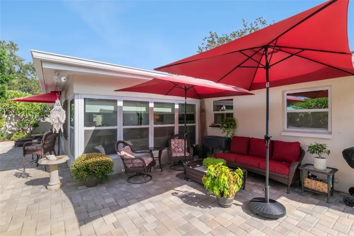 Outdoor eating area with pass thru from Kitchen!