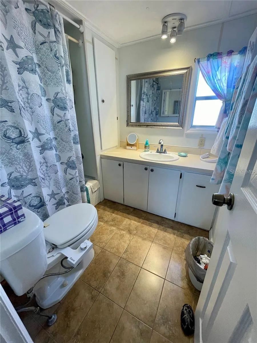 Main bathroom