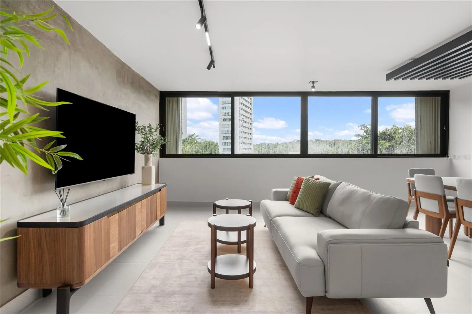 Mansiones de Garden Hills 3J | Living Area