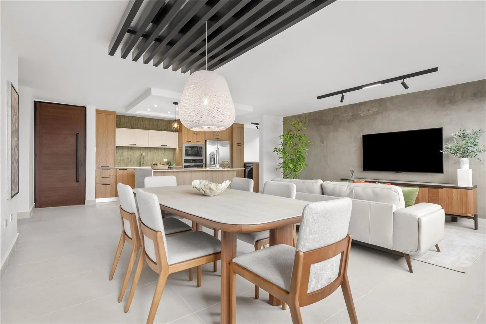 Mansiones de Garden Hills 3J | Dining Area