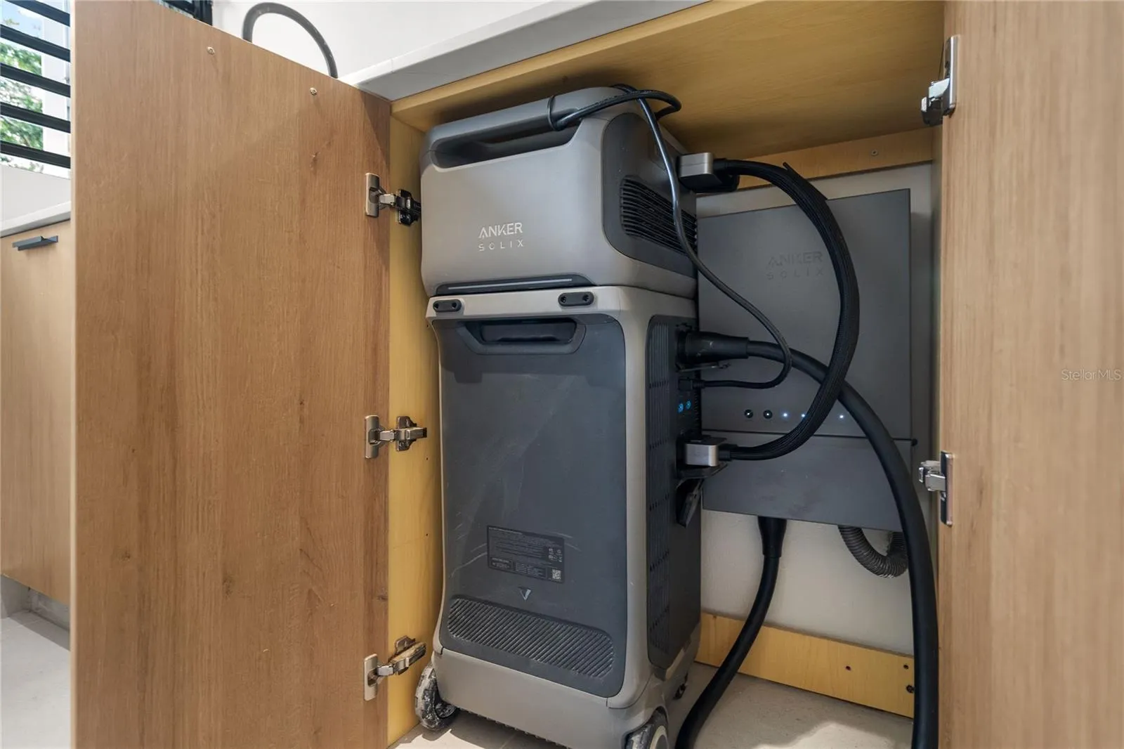 Mansiones de Garden Hills 3J | Battery Backup System