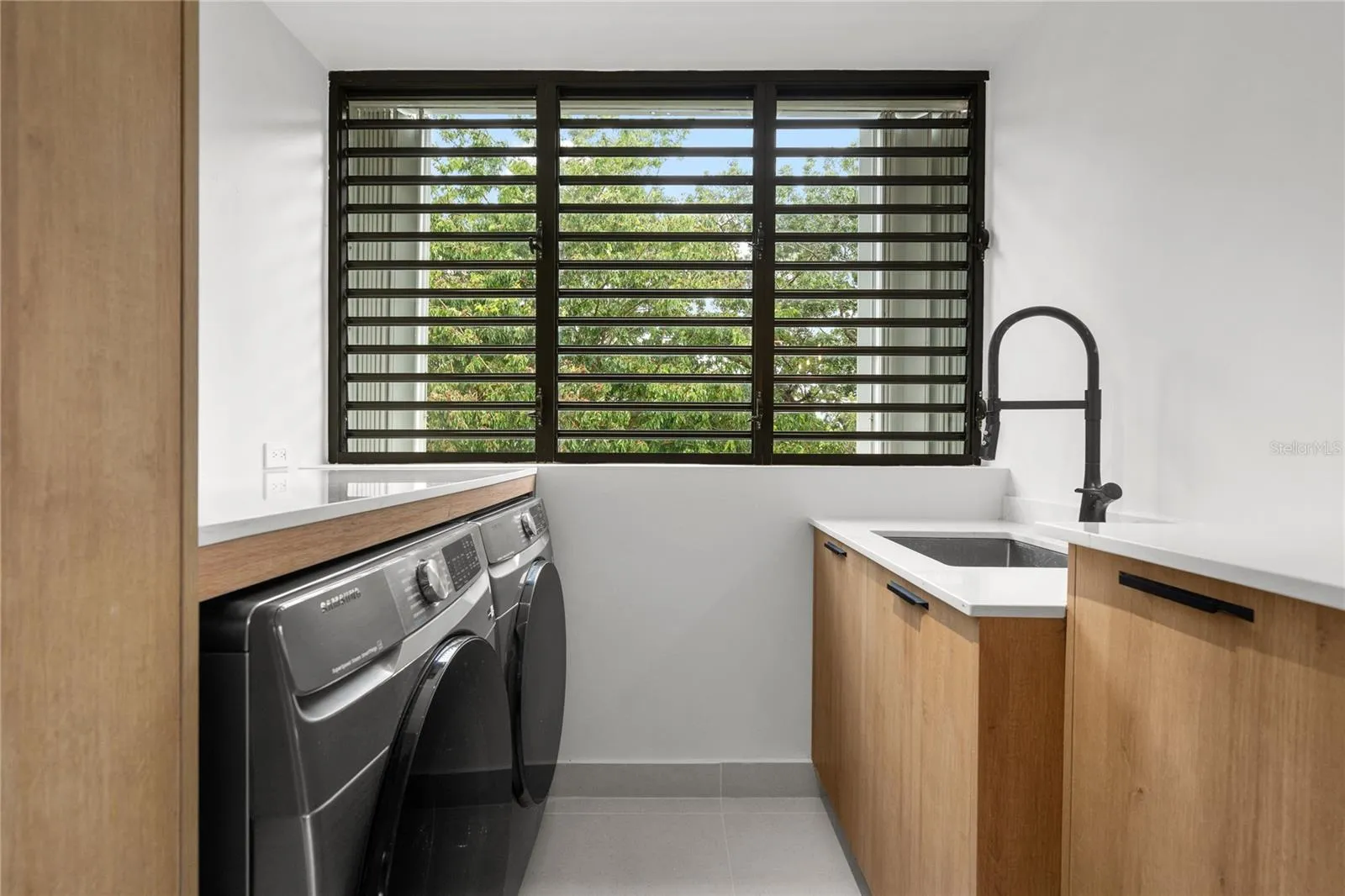 Mansiones de Garden Hills 3J | Laundry Area