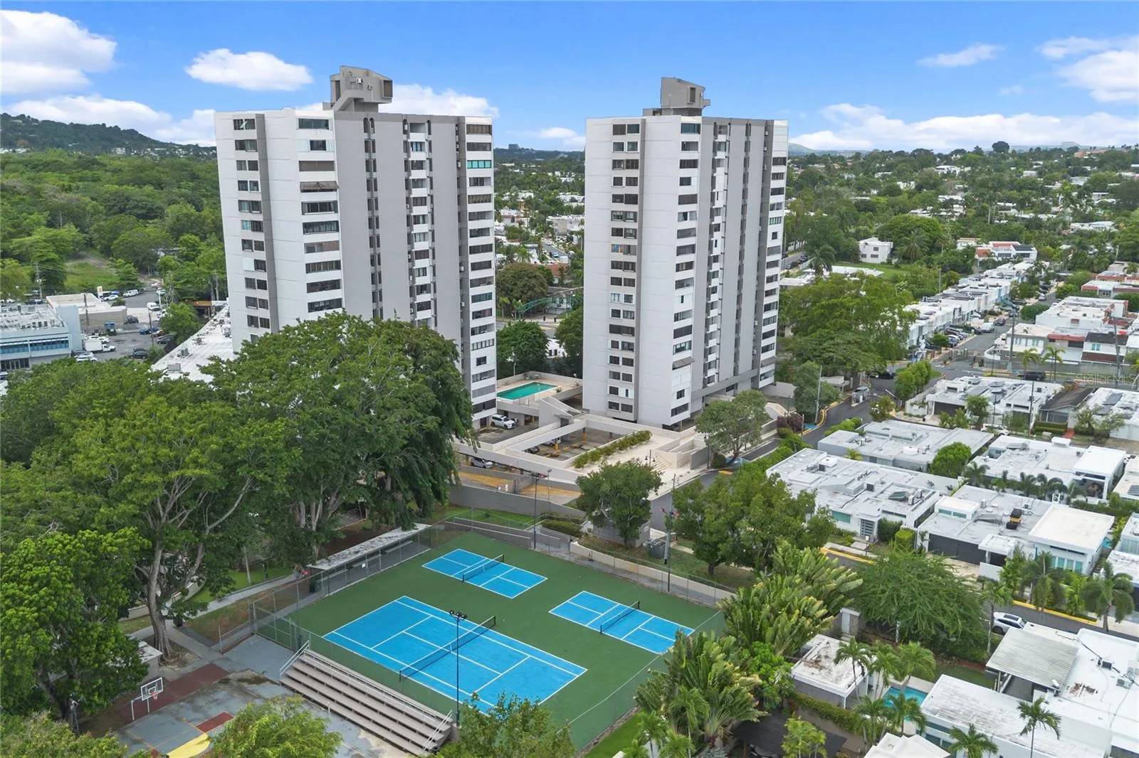 Mansiones de Garden Hills