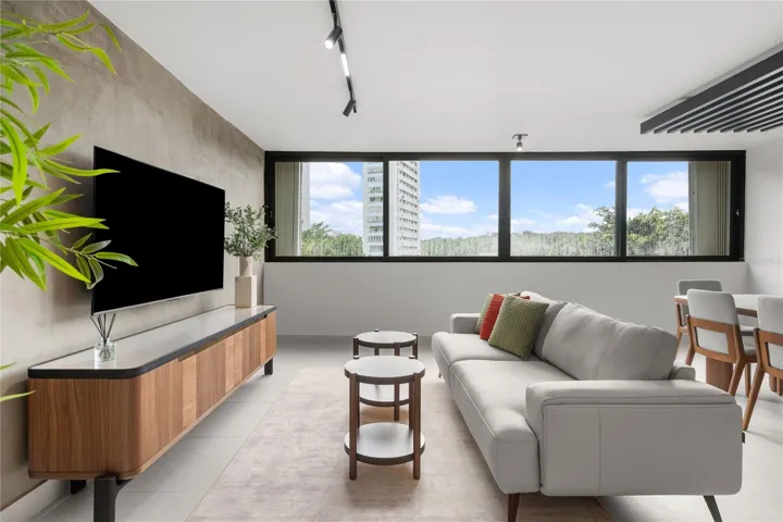 Mansiones de Garden Hills 3J | Living Area