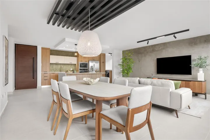 Mansiones de Garden Hills 3J | Dining Area