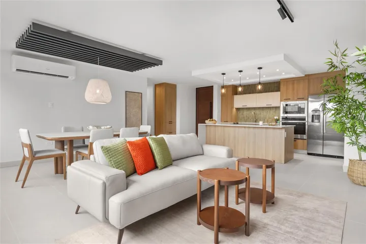Mansiones de Garden Hills 3J | Living Area