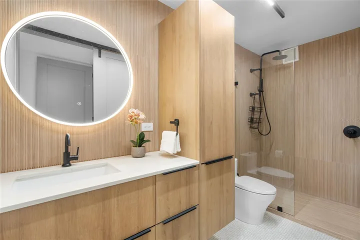 Mans Gdn Hills | Primary Bathroom