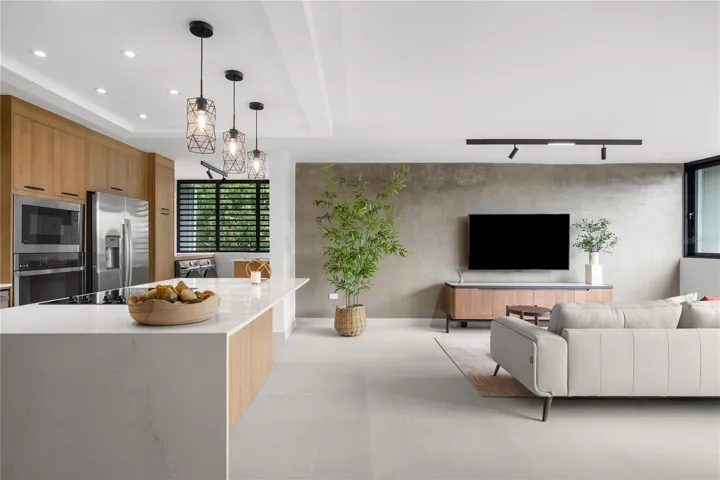 Mansiones de Garden Hills 3J | Living Area
