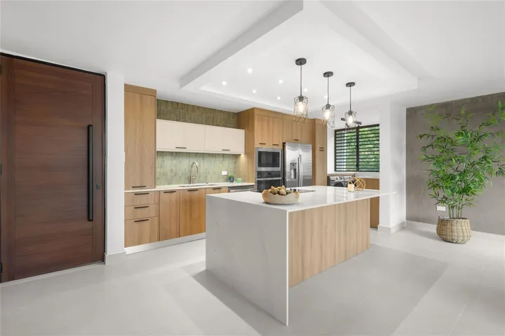 Mansiones de Garden Hills 3J | Entrance