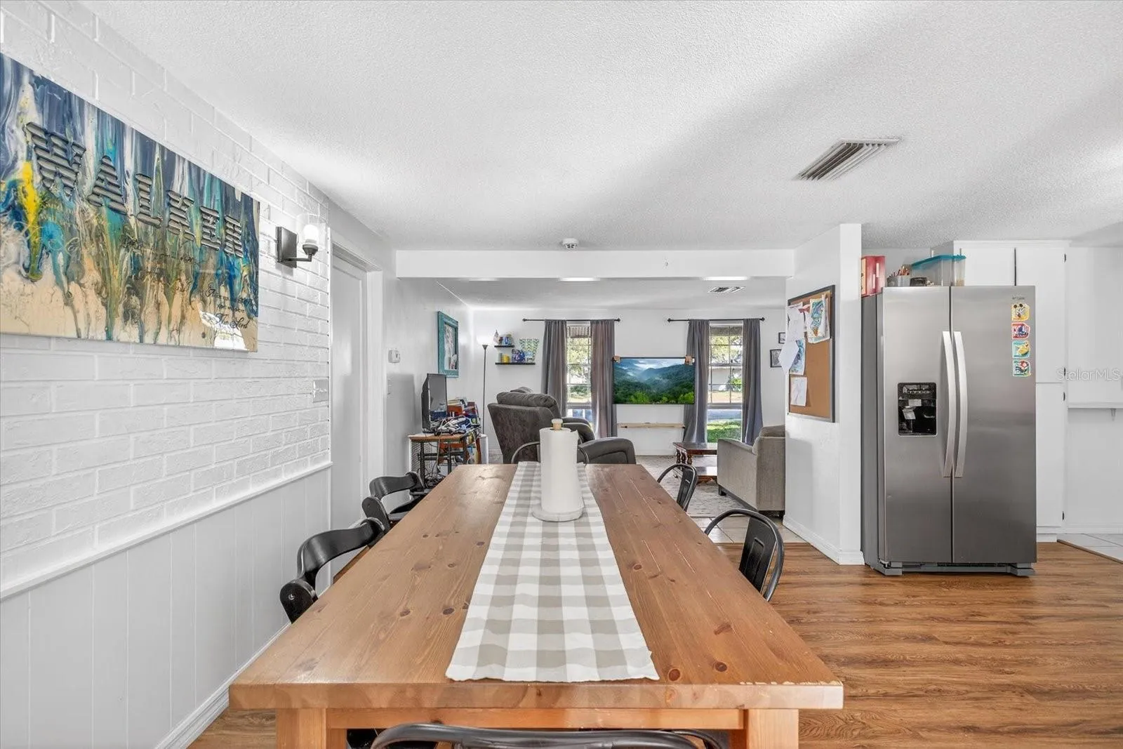 iKitchen/Eating Area