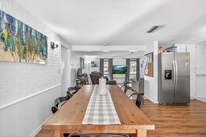 iKitchen/Eating Area