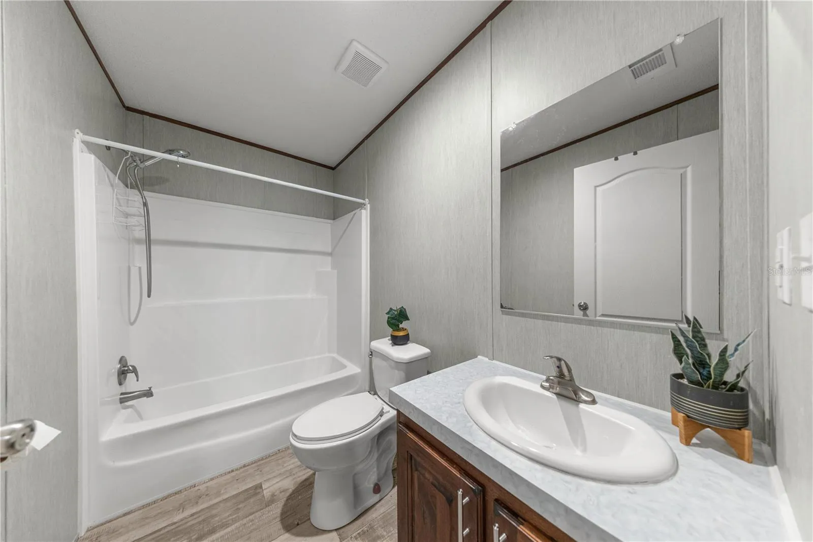 Guest Bath 2
